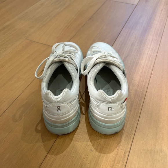 On Running - The Rodger Advantage women’s size 9 - Picture 3 of 3